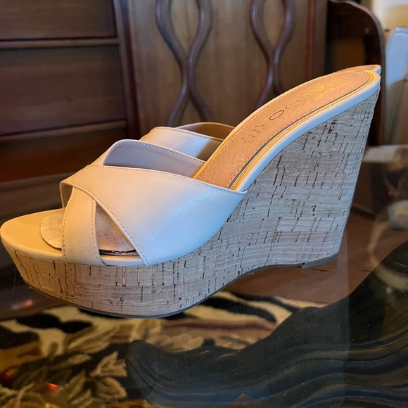 Aldo size 7 sandals - Picture 3 of 6